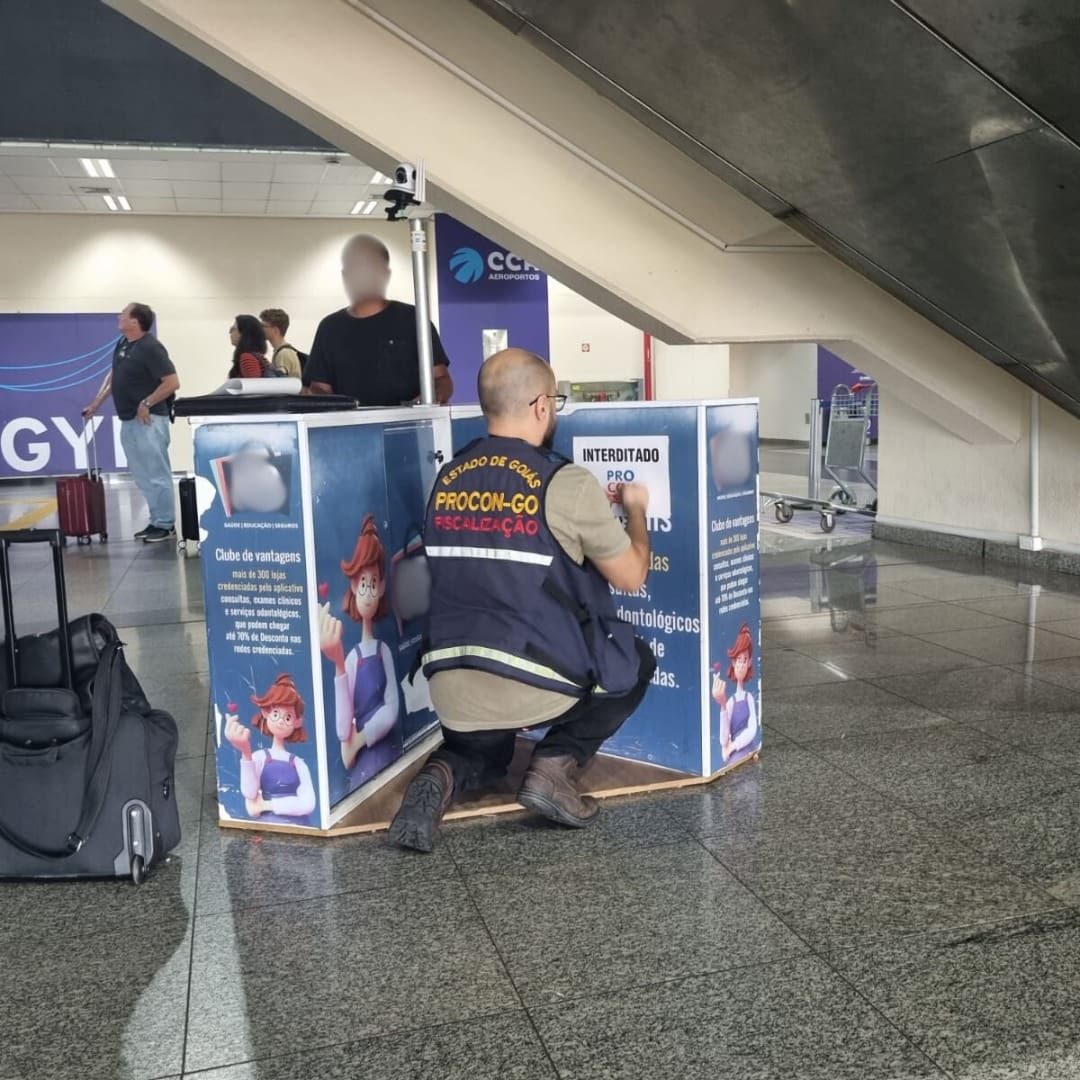 Procon Goiás interdita quiosque no Aeroporto de Goiânia