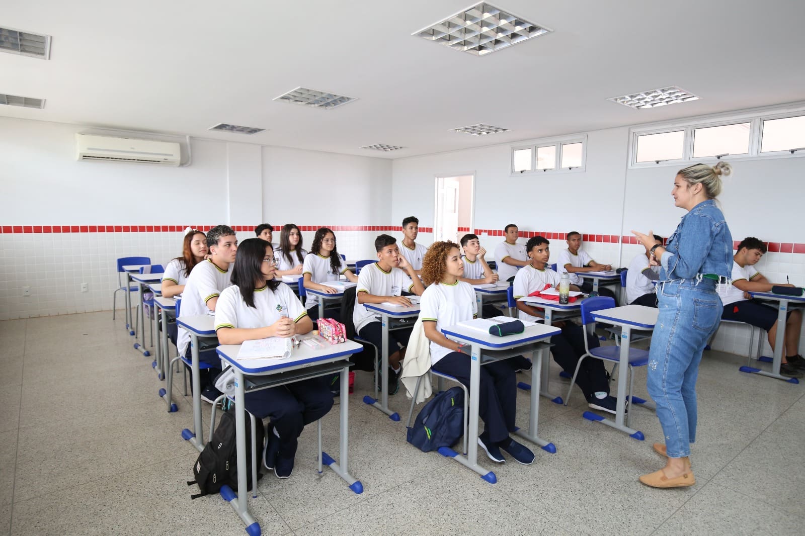 Governo concede progressão para mais de 7 mil profissionais da Educação estadual