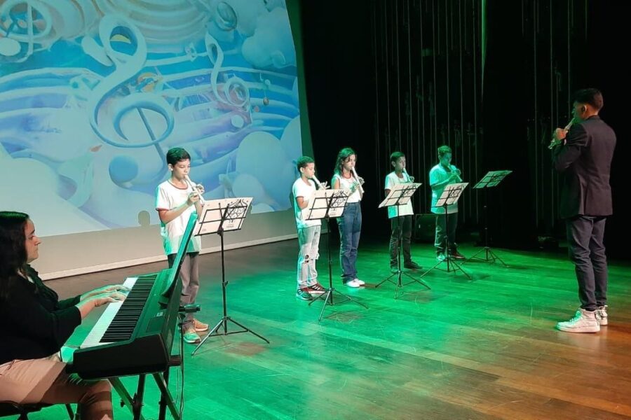 Basileu França oferece curso gratuito de música em Jaraguá
