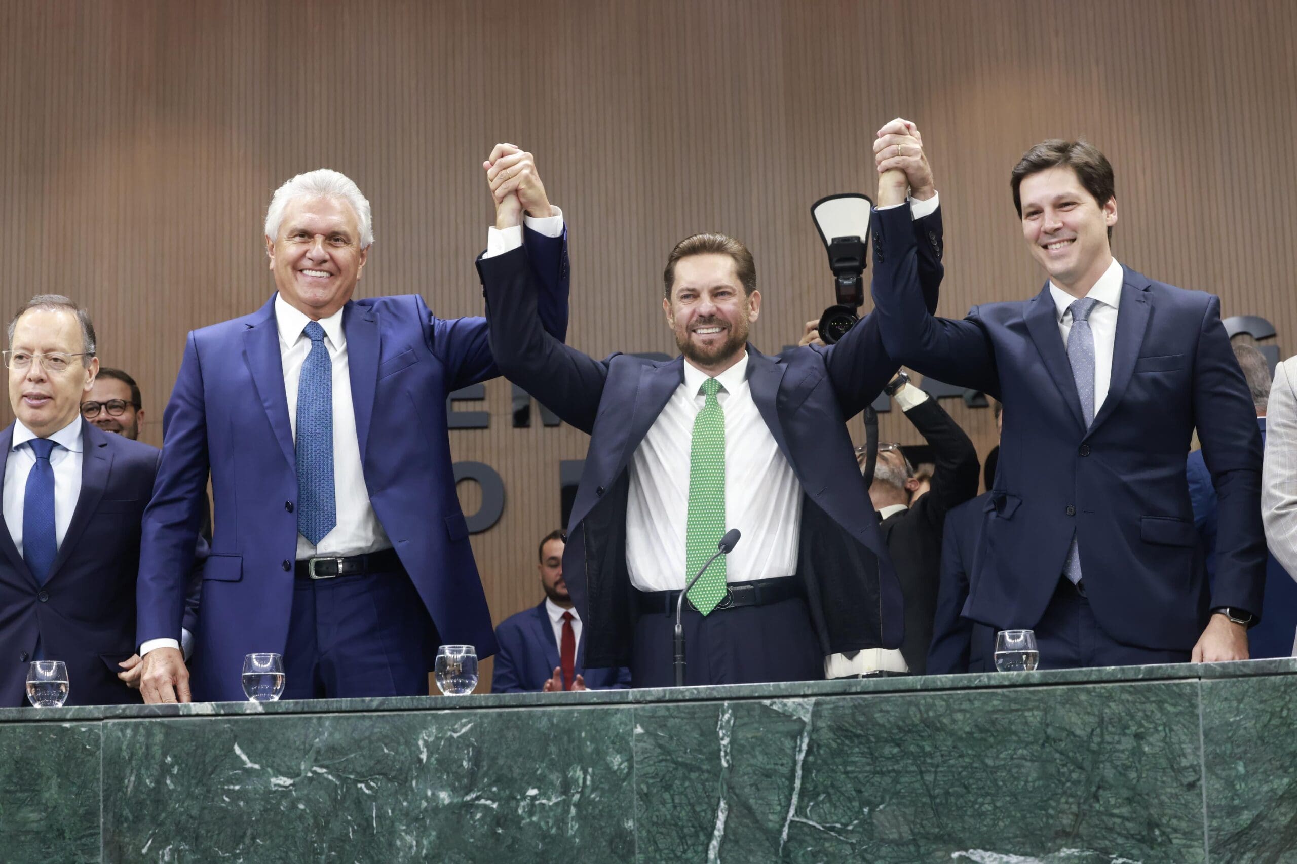 Durante posse de mesa diretora da Alego, Caiado pede que poderes busquem equilíbrio fiscal