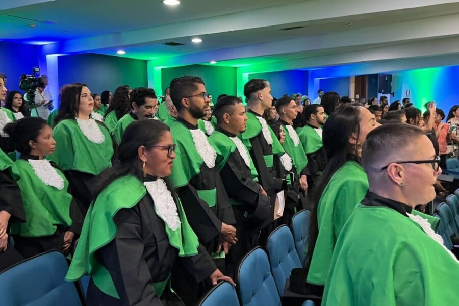 Estudantes da capital e interior recebem diplomas da Escola do Futuro