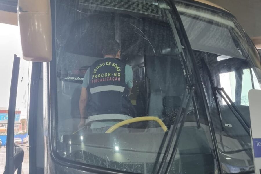 Procon autua empresa de transporte rodoviário por mal conservação de veículo