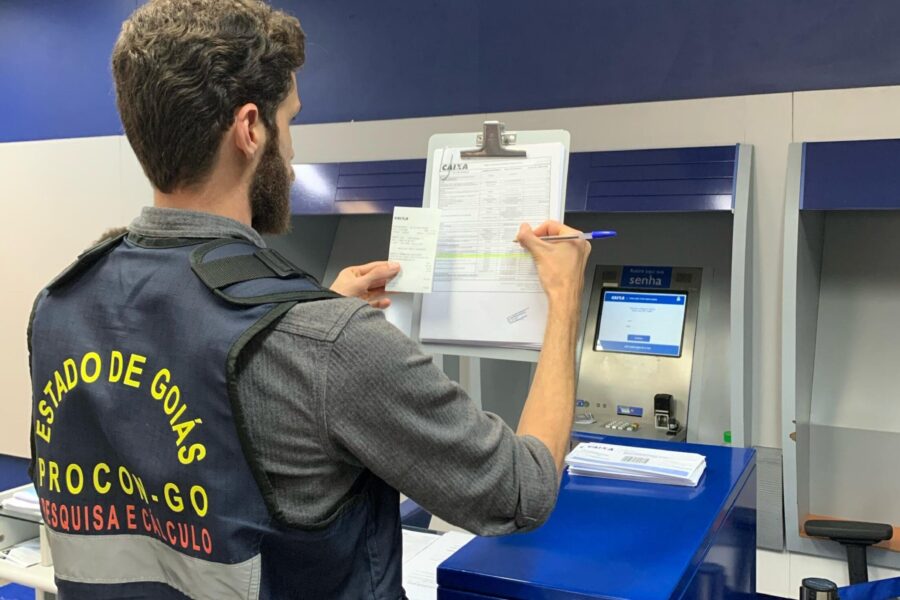 Tarifas bancárias tem variação de até 450%