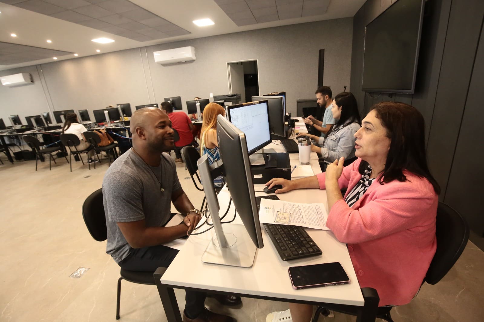 Nomeados mais 307 professores aprovados em concurso público