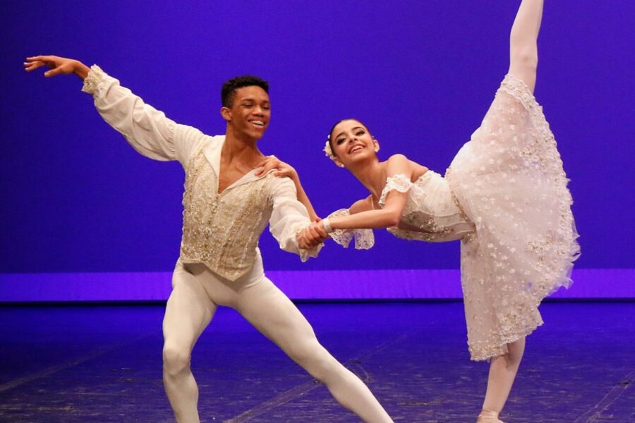 Bailarinos goianos levam dois dos três prêmios do Brasil nos EUA