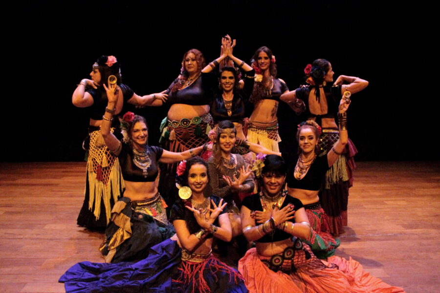 Estilo tribal de dança do ventre ganha espaço com oficinas e apresentações gratuitas