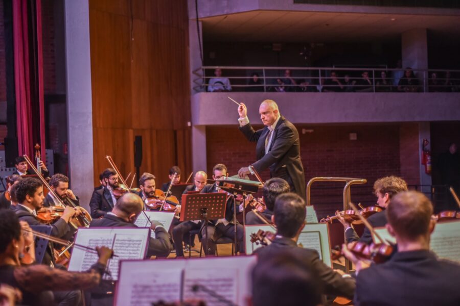 Filarmônica fará concerto gratuito no Teatro Basileu França