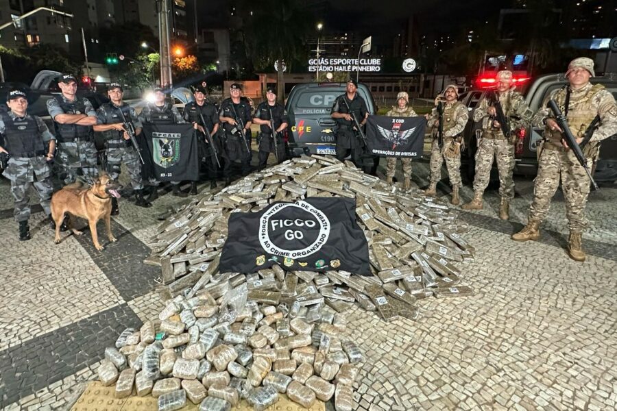 Operação apreende 1.700 kg de maconha, haxixe e armas