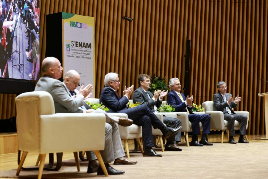Caiado prestigia encerramento do 5º Enam