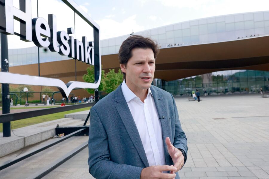 Vilela conhece modelo finlandês de acesso à educação e cultura via tecnologia