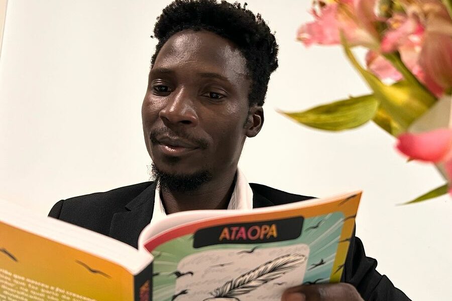Poeta angolano Ataopa lança livro na Vila Cultural Cora Coralina