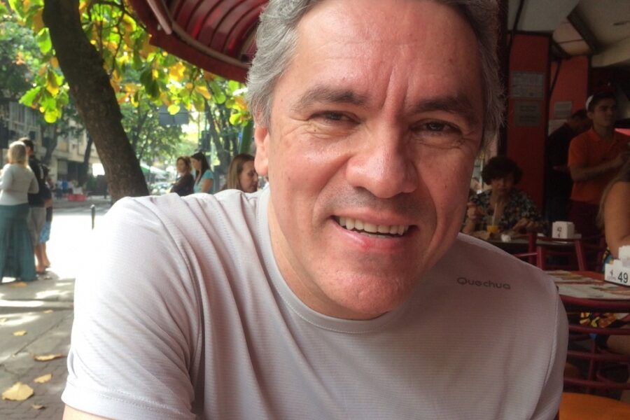 Professor da UEG lança livro sobre constituição da política em Goiás
