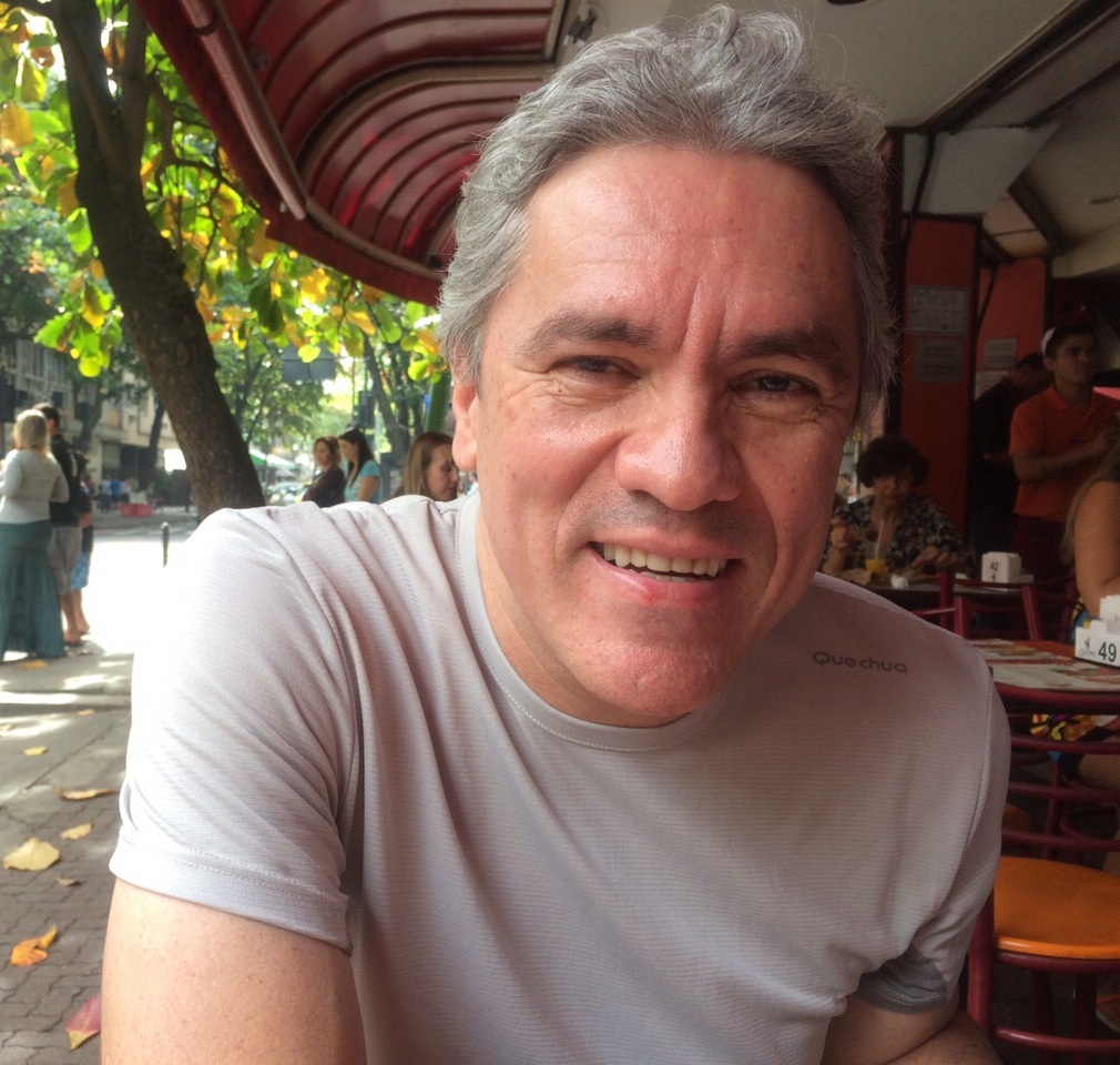 Professor da UEG lança livro sobre constituição da política em Goiás