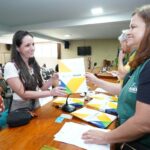 Agehab beneficia com escrituras 80 famílias de Nova Glória