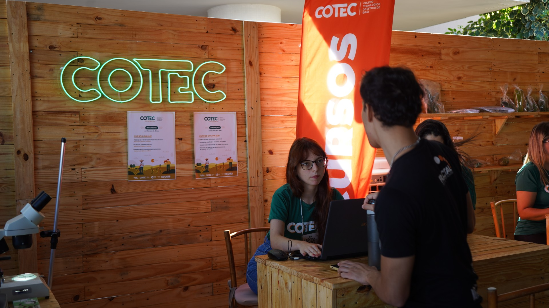 Cotecs participam da maior feira de agricultura familiar do Centro-Oeste 