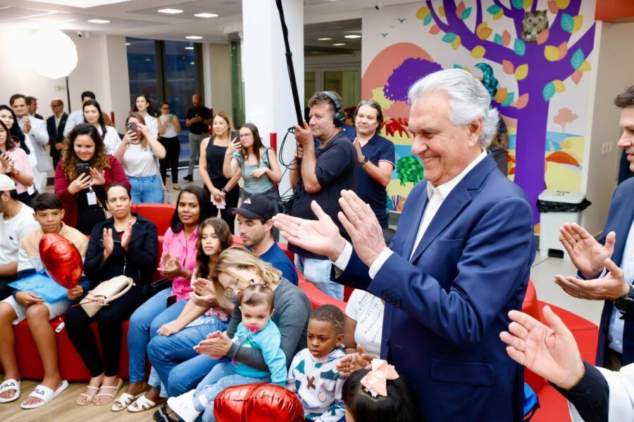 Caiado recebe os 12 primeiros pacientes pediátricos do Cora