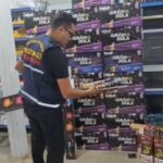 Procon apreende fogos de artifício vendidos de forma irregular em supermercado