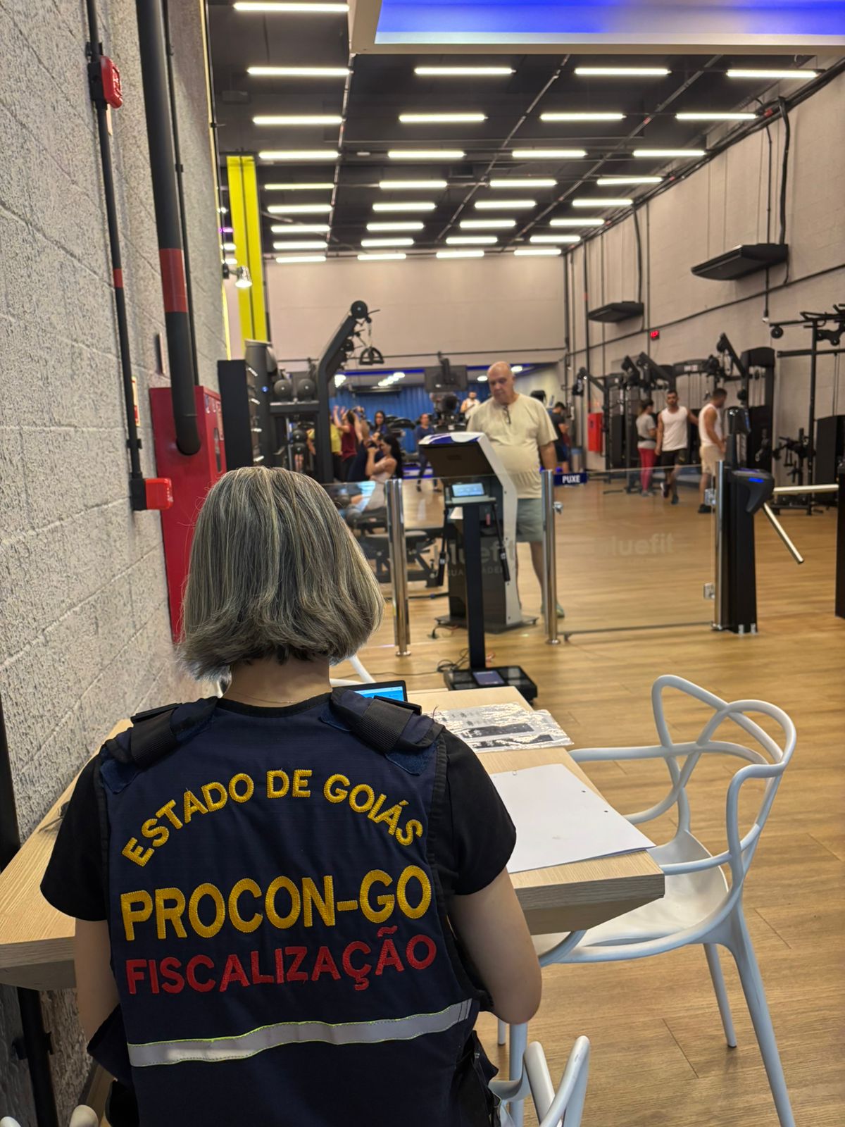 Procon autua três academias em Goiânia por cláusulas abusivas em contrato