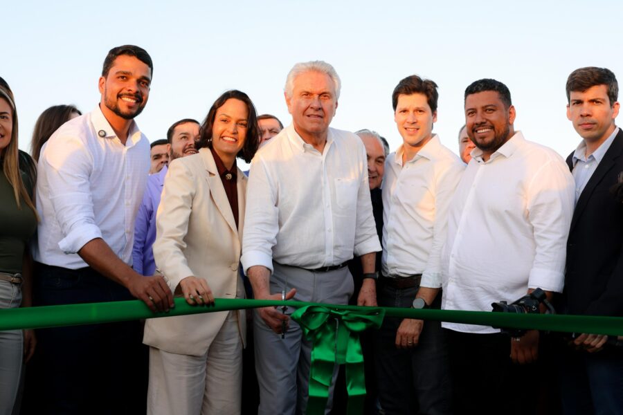 Governo entrega viaduto e Centro de Apoio ao Romeiro em Trindade
