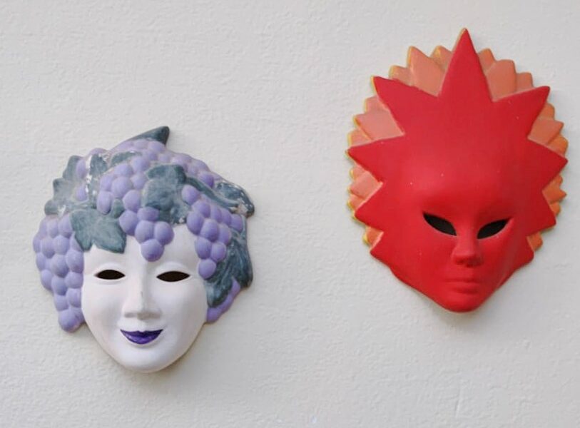 Escola de Artes Visuais oferece oficina gratuita sobre máscaras em argila