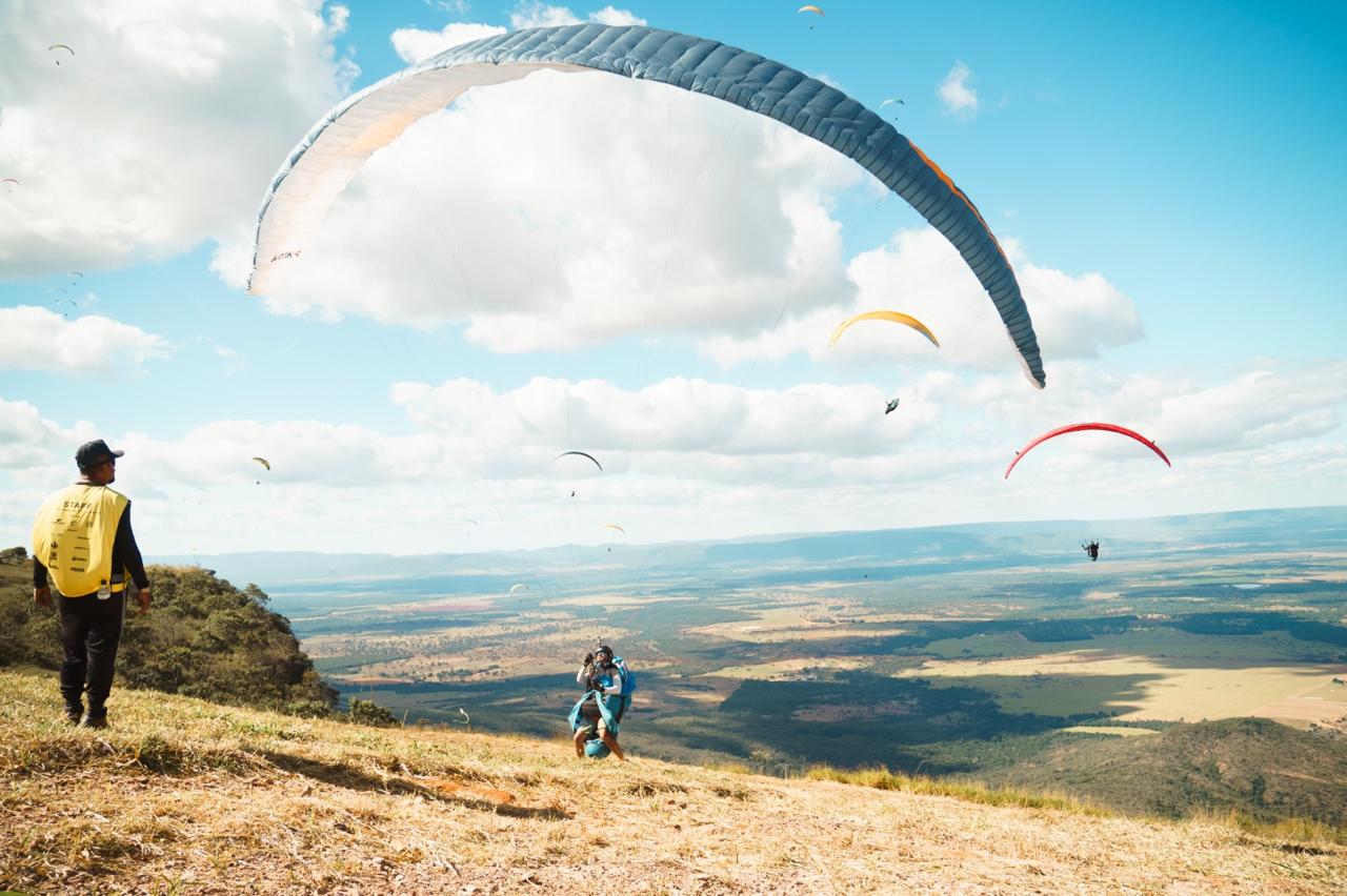 Eventos de parapente movimentam economia no Vale do Paranã