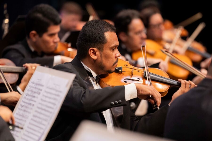 Teatro Goiânia recebe concerto especial de Dia dos Namorados