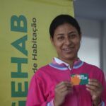 Agehab entrega 45 cartões do Aluguel Social em Palestina de Goiás