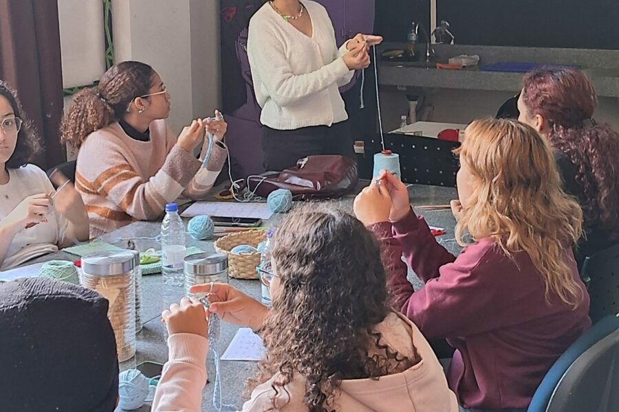 Escola de Artes Visuais abre inscrições para oficinas de arte têxtil