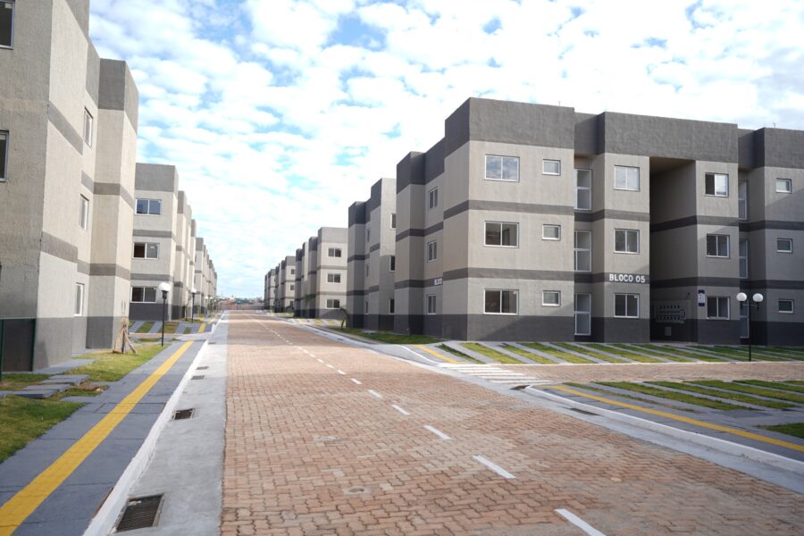 Agehab entrega moradias e benefícios sociais em Valparaíso de Goiás e Bonópolis