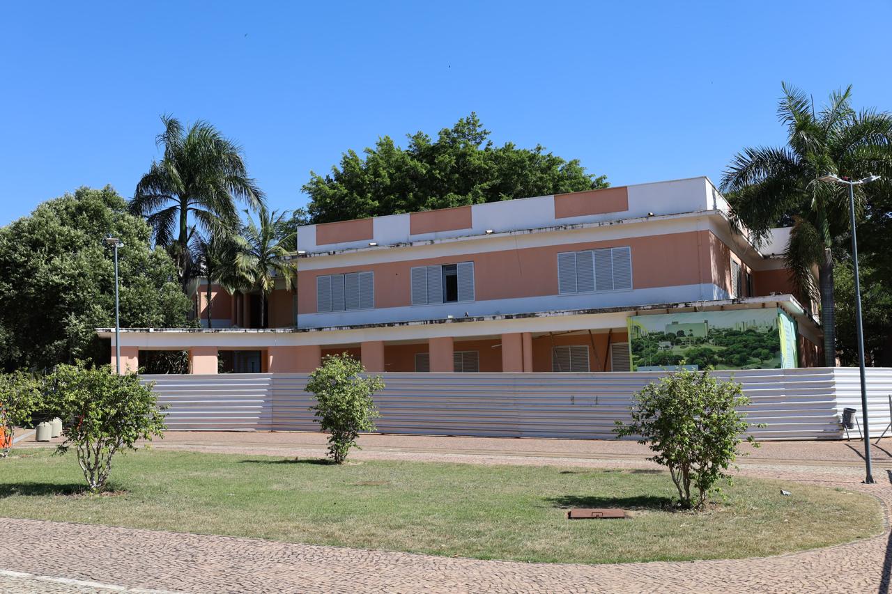 Cultura inicia restauração de edifício que abrigou o Fórum e a PGE, na Praça Cívica
