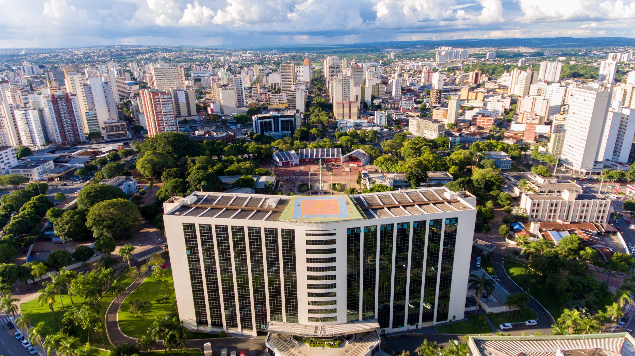 Goiás acelera investimentos e amplia receitas no 3º bimestre de 2025