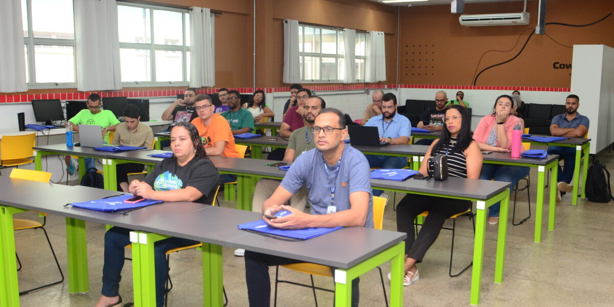 Professores das Escolas do Futuro podem se inscrever para curso de tecnologia