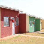 Governo entrega 30 casas a custo zero em Santa Cruz de Goiás
