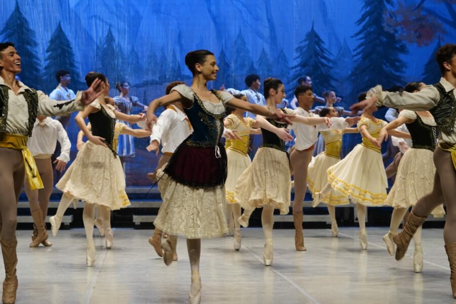 Basileu França é tetracampeão no maior festival de dança do mundo
