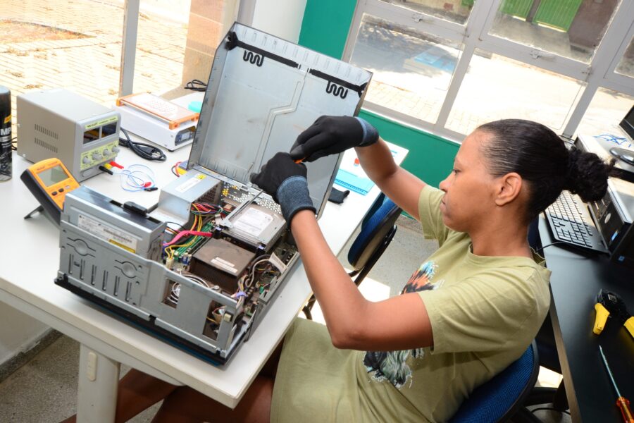 Governo abre 372 vagas em cursos gratuitos de tecnologia