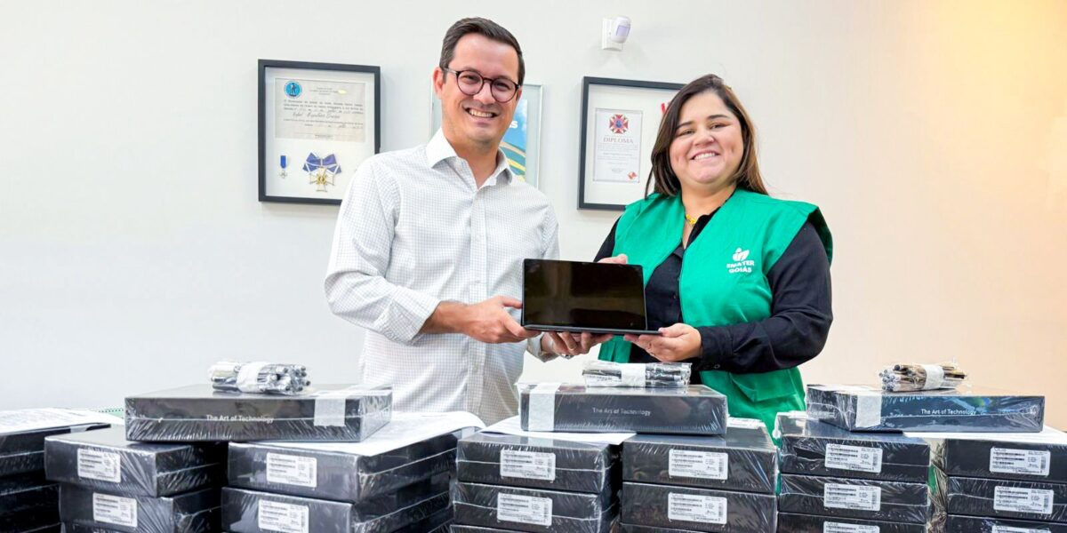 Emater entrega tablets a técnicos agropecuários