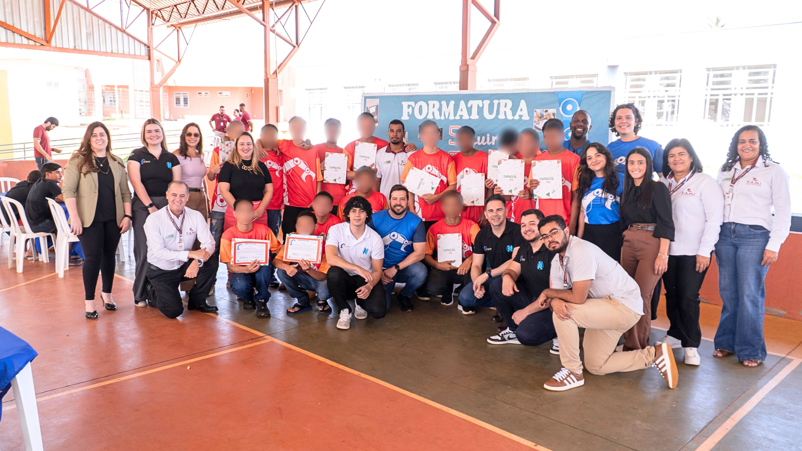 Programa Start certifica socioeducandos em cursos de robótica e tecnologias