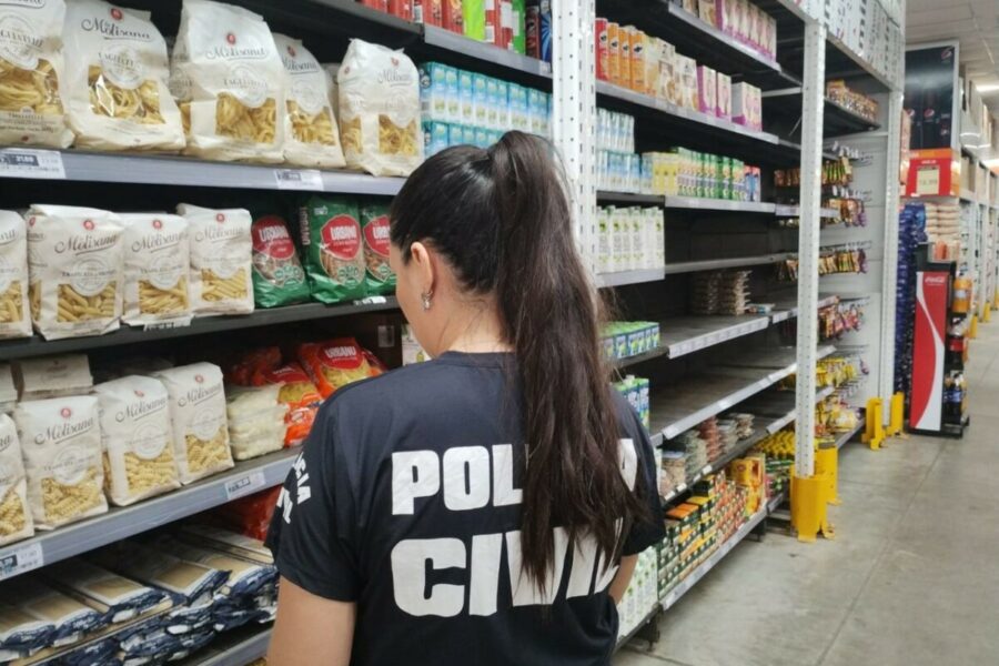 Operação apreende meia tonelada de alimentos em Goiânia
