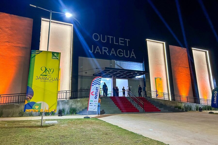 Outlet Jaraguá é lançado com entrega de lojas