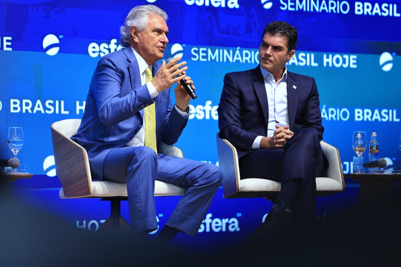 Caiado defende inovação em IA para garantir crescimento do país, em evento do Esfera Brasil