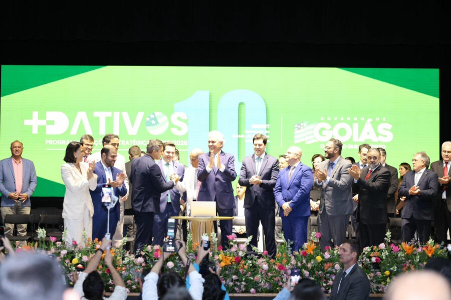 Caiado lança +Dativos e quita pagamento de atrasados para advogados