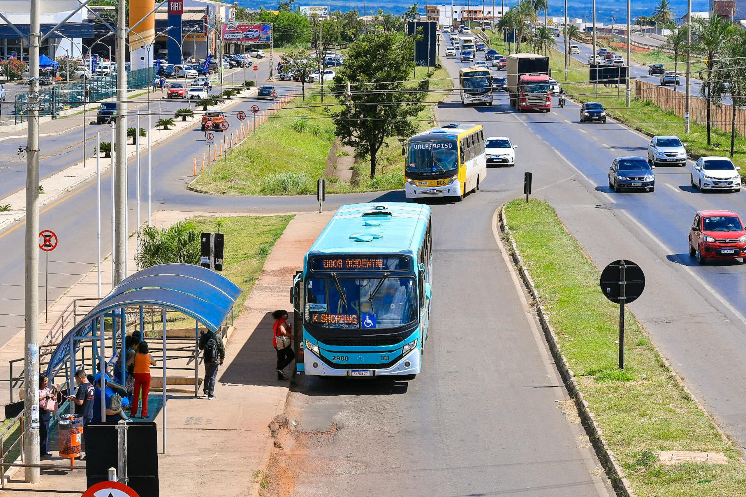 Governadores de GO e DF pedem mais prazo para aumento da tarifa de ônibus no Entorno
