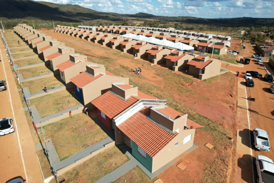 Agehab entrega 30 casas a custo zero em Itarumã