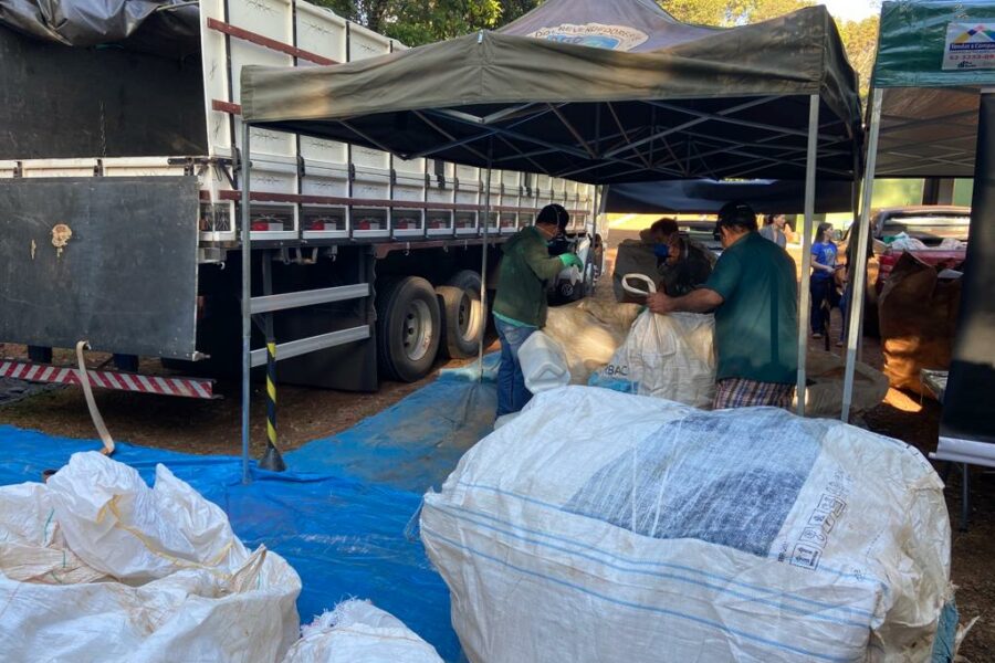 Agrodefesa participa de ação itinerante para recolhimento de embalagens vazias de agrotóxicos