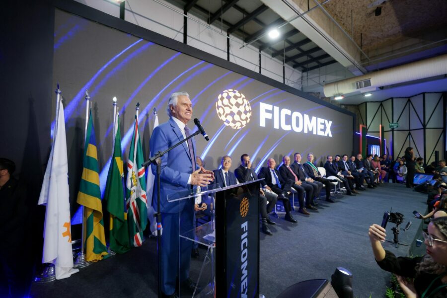 Caiado ressalta avanço da industrialização goiana durante abertura da Ficomex 2025