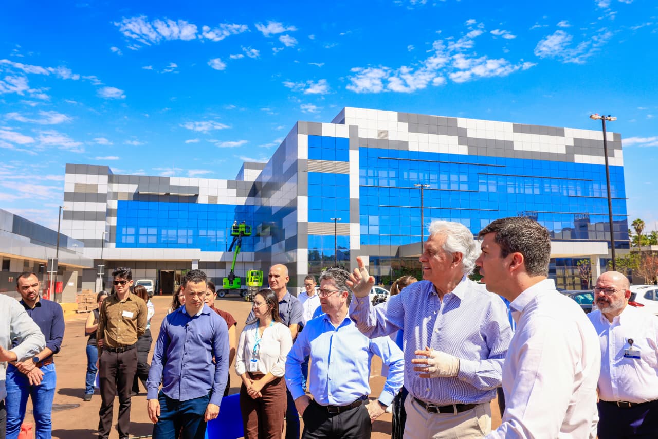 Caiado vistoria obras e confirma inauguração do Cora no dia 25