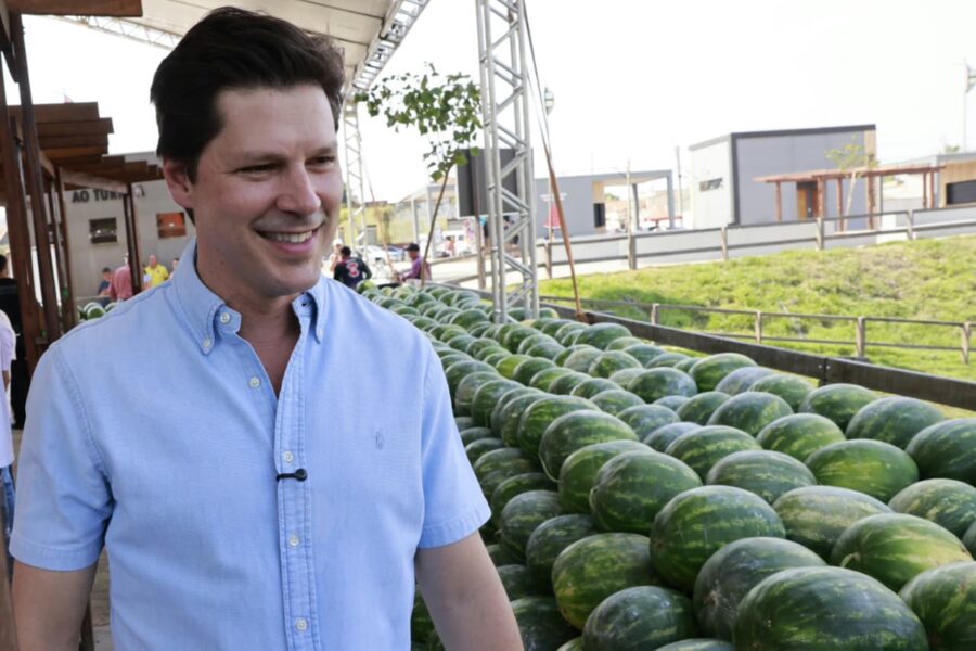 Daniel Vilela celebra tradição e produção agrícola na Festa da Melancia em Uruana