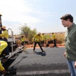 Daniel Vilela vistoria obras na GO-184 em Aporé