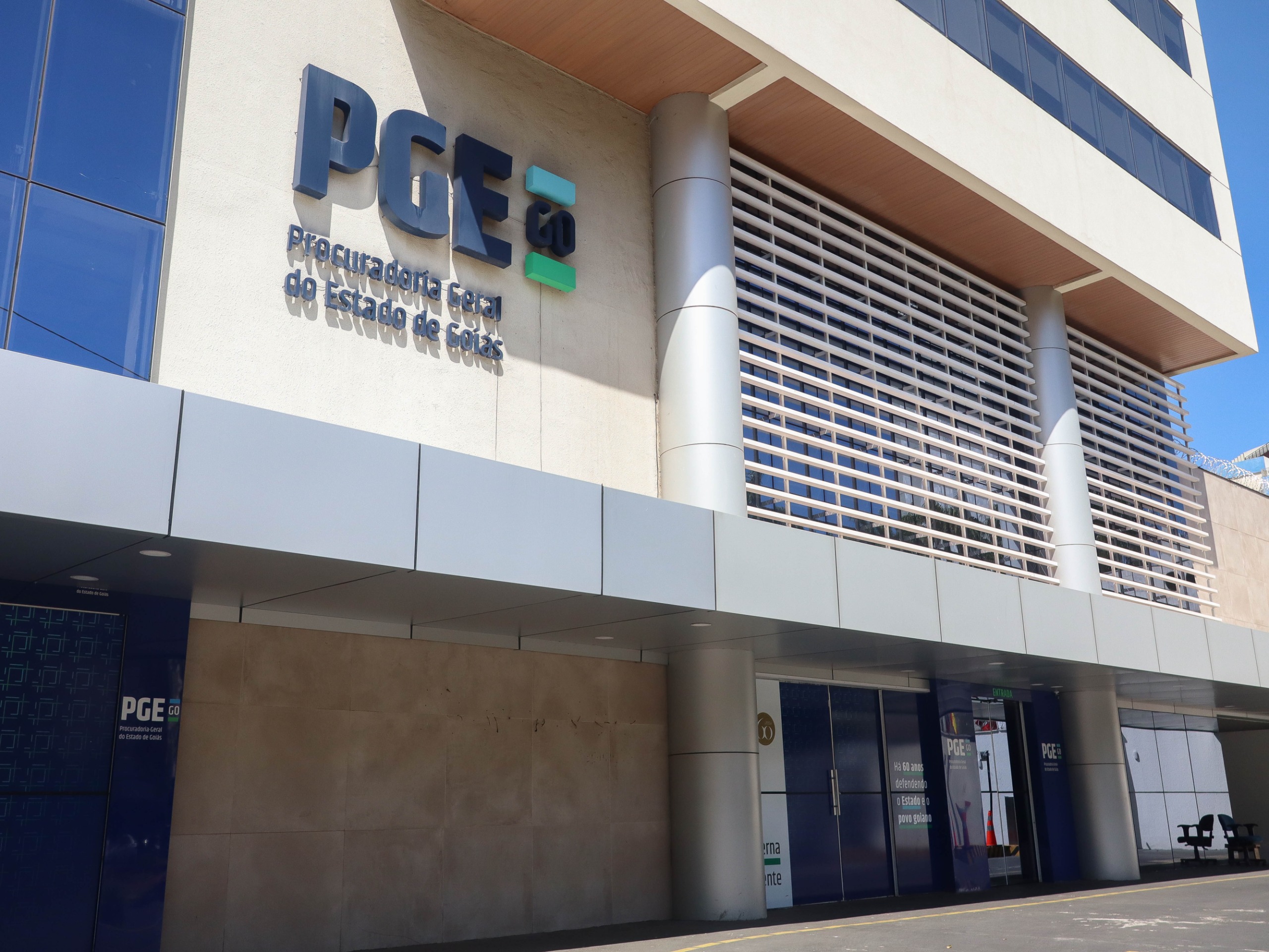 PGE-GO publica edital para seleção de estagiários