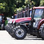 Mecaniza Campo entrega máquinas agrícolas a 15 municípios
